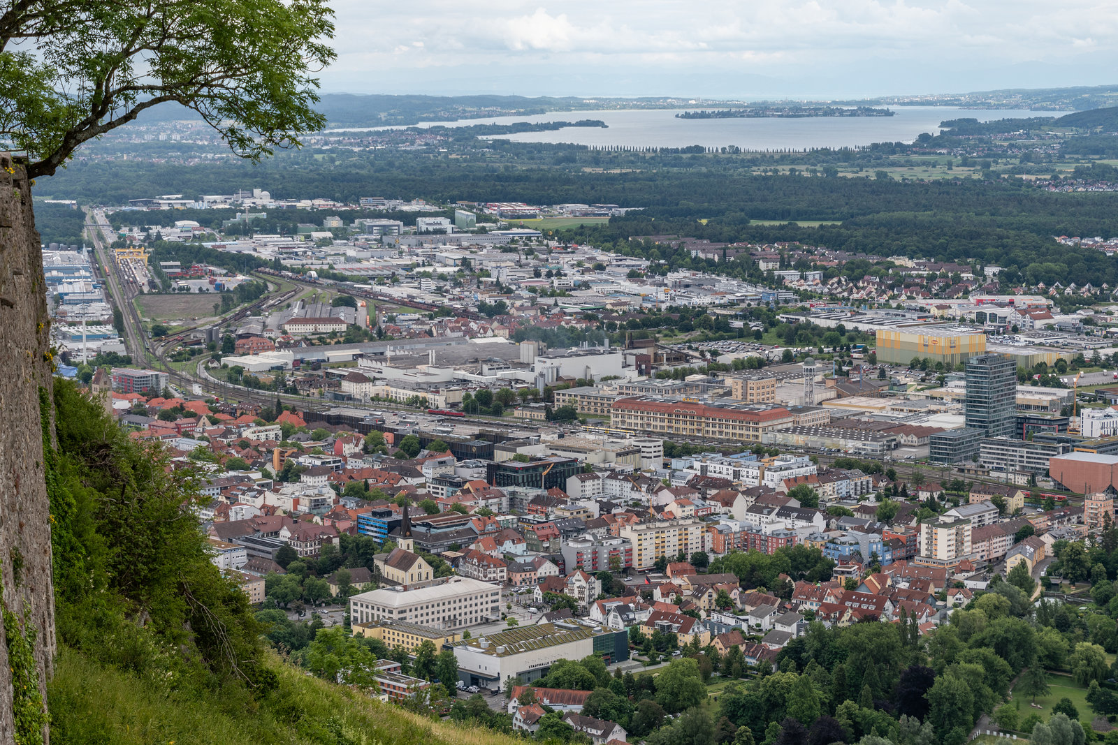 Blick von der Festung Hohentwiel auf die Stadt Singen (Hohentwiel)