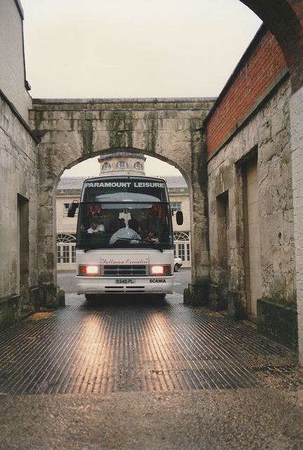 PMT Limited 41 (9346 PL) at Woburn Abbey – 12 Dec 1989 (107-8)