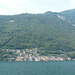 Stresa, situada en la orilla del lago, es uno de los destinos turísticos por excelencia debido al paisaje que ofrece: el Lago Maggiore, elegantes edificios y las Islas Borromeas.
