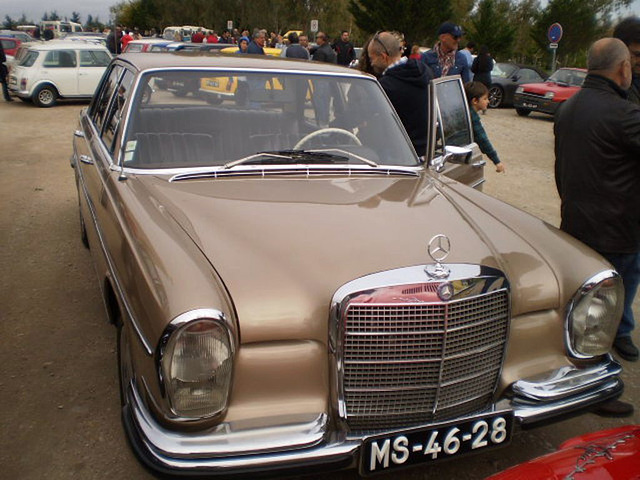 Mercedes-Benz 280 SE (1972).