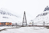 Bergblick vom zugefrorenen Longyearbyen-River aus