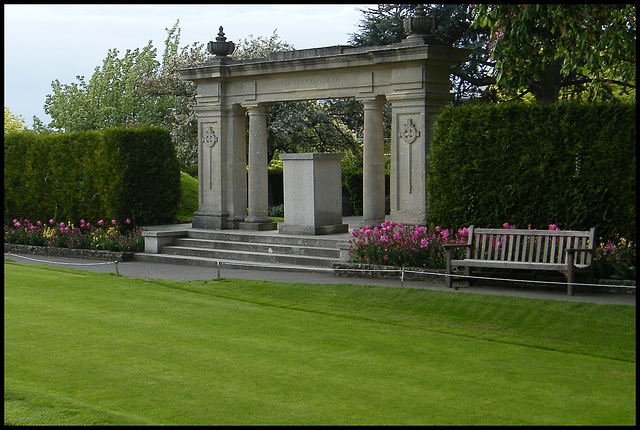 war memorial arch