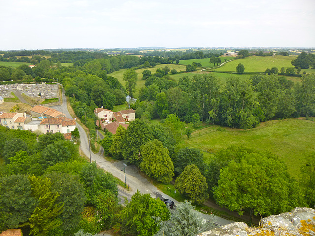 Vouvant : vidaĵo el la supro de la turo Mélusine / Vue depuis le sommet de la tour Mélusine — P1010502