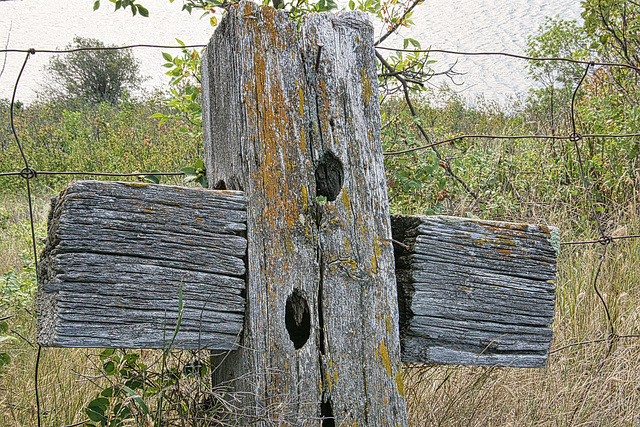 Galot cross at Marguerite Lake