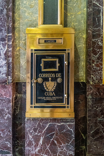 Edificio Bacardi -  mailbox