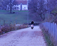 MopedGirl at 15,53 hour almost dark