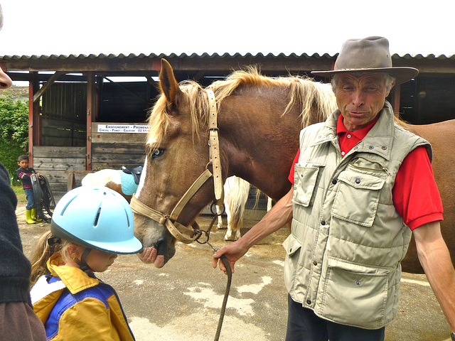 Saint Maurice-des-Noues. Rajda farmo / Ferme équestre : Bruno Ripaud. P1010504