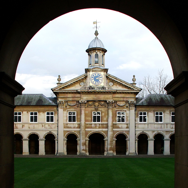 Cambridge - Emmanuel College chapel from W 2014-01-13