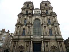 Extérieur de la cathédrale Saint Pierre à Rennes (35)