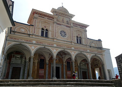 Portal zur Wallfahrtskirche Madonna del Sasso in Locarno