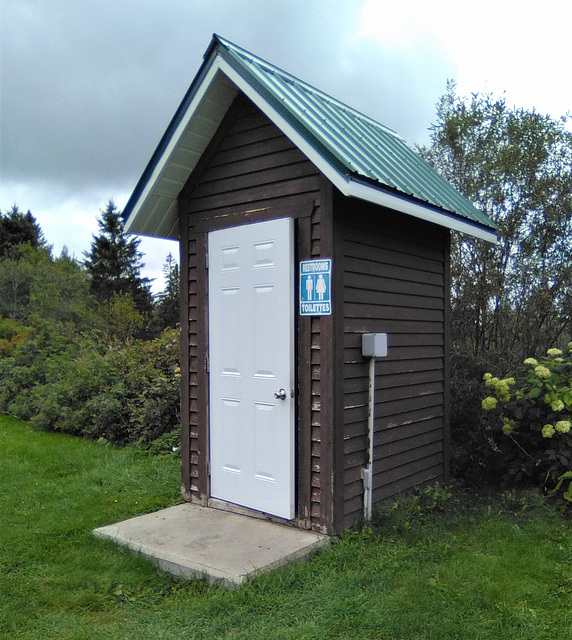 Chalet miniature pour une personne /  Miniature cottage for one person