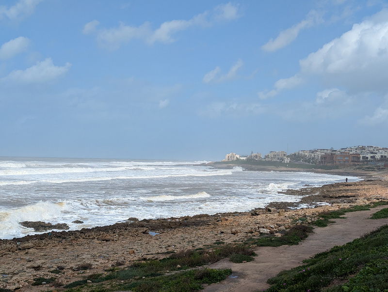Une plage rocheuse / Rocky beach