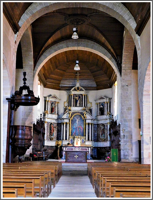 Intérieur de l'église de Plouer sur Rance (22)