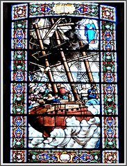 Vitrail de l'église de Plouer sur Rance (22):Prière des marins du Stella Maris à la Sainte-Vierge