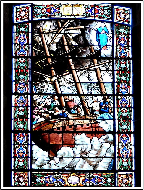 Vitrail de l'église de Plouer sur Rance (22):Prière des marins du Stella Maris à la Sainte-Vierge