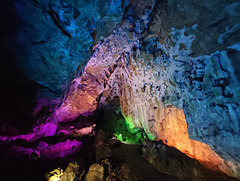 Lightshow in der Nebelhöhle