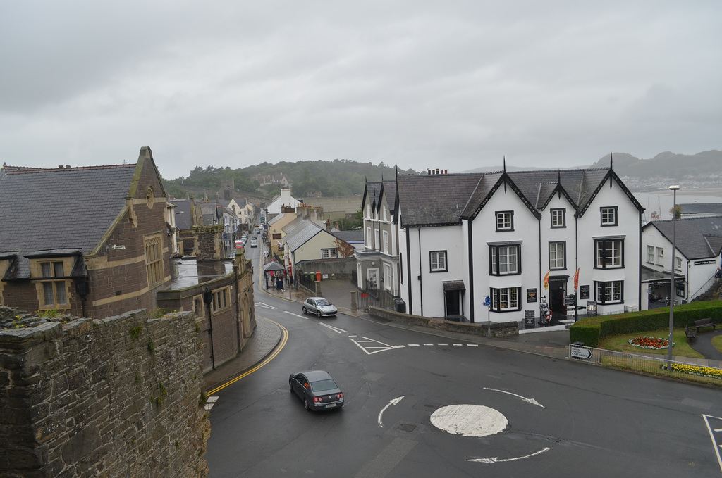 Conwy, Castle Square and the Knight Shop