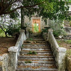 Castillo del Principe / 2 - abandoned houses