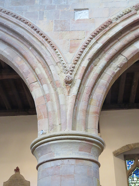 rye church, sussex (37)c13 nave arcade