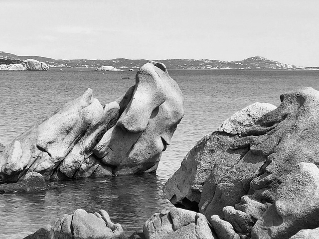 Sardische Naturskulptur bei Isola Marinelli