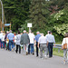 auf dem Weg zur Kirche