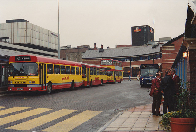 South Yorkshire Transport (Mainline) buses in Sheffield bus station – 24 Sep 1992 (180-30) South Yorkshire Transport (Mainline) buses in Sheffield bus station – 24 Sep 1992 (180-30)