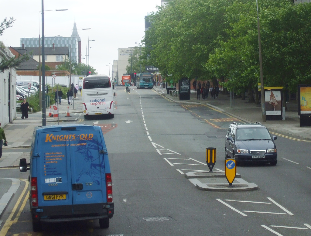 DSCF7848 Selwyn’s Travel 172 (FJ61 EWZ) in a 'Leaving of Liverpool' plus a 'Knight's of Old' van - 16 Jun 2017