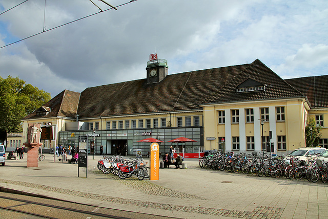 Empfangsgebäude des Hauptbahnhofs Wanne-Eickel / 5.10.2019