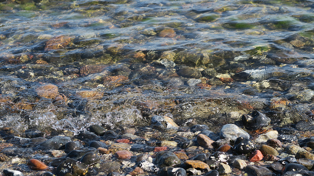 Steine im Wasser ...