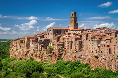 Pitigliano  sulla rupe di tufo 30-10