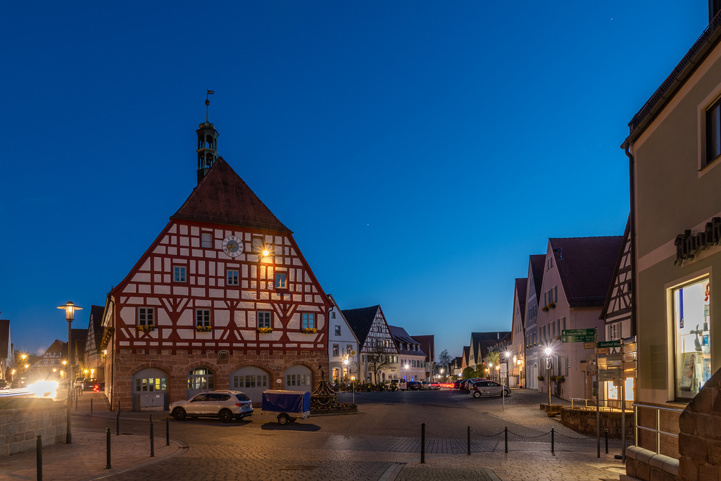 Hilpoltstein, abendlicher Blick zum Rathaus