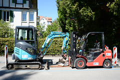 Bagger auf Parkplatz, Bern