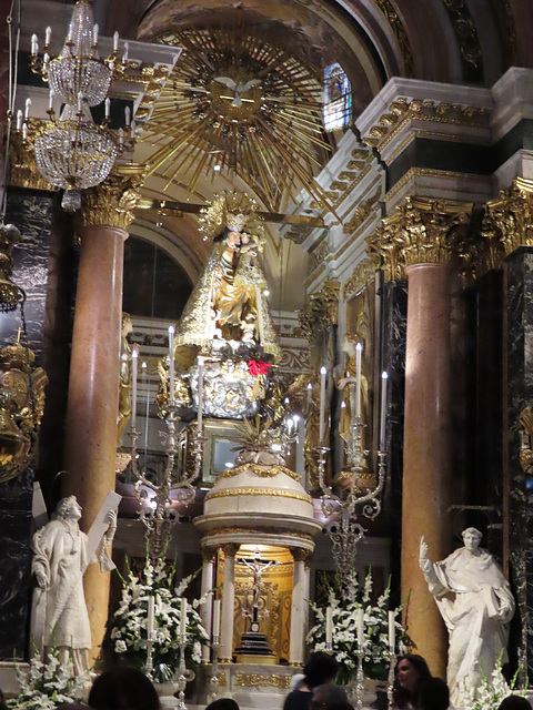 Valencia: basílica de la Virgen de los Desamparados, 2