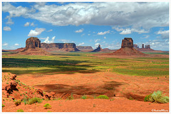 Merrick's and East Mitten buttes - Monument Valley