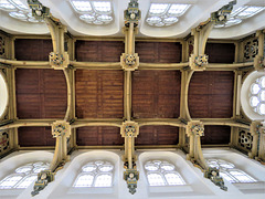 wollaton hall, notts; c16 house by robert smythson 1580-8; false hammerbeam roof in hall