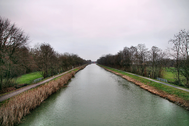 Datteln-Hamm-Kanal von der Brücke Ostwennemarstraße aus (Hamm-Werries) / 16.12.2023