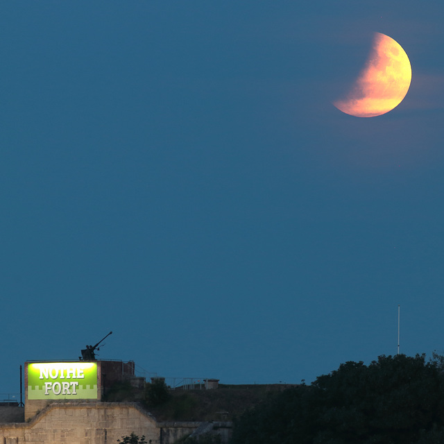 EOS 6D Peter Harriman 21 39 51 16563 Moon4 dpp