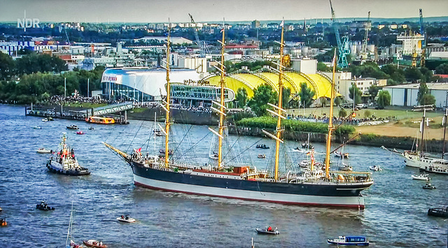 Tall Ship Peking Coming Home / Die Peking kommt nach Hause