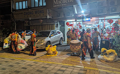 Un spectacle chinois bruyant et coloré / A noisy and colourful chinese show