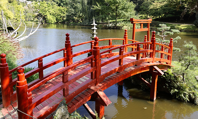 Le pont rouge