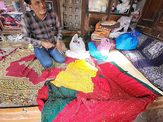 Bandhani shop in MANDVI