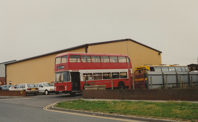 East Yorkshire Scarborough & District 979 (RTH 928S) at Eastfield – 11 August 1994 (235-13)