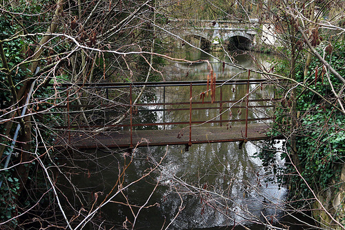 Passerelle pour enjamber la Juine .