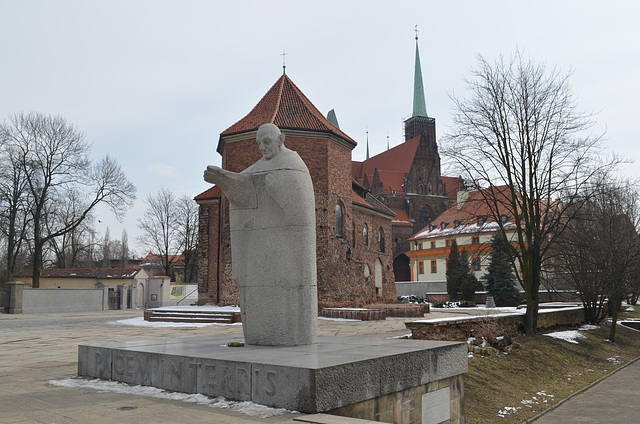 Wroclaw, Monument to John XXIII and St.Martin's Church