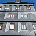 Schiefe(r)Fassade