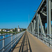 Eisenbahn-Auto-Fahrrad-Fussgänger-Brücke in Rovaniemi (© Buelipix)