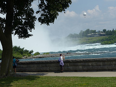Mit dem Heißluftballon über die Niagara Falls