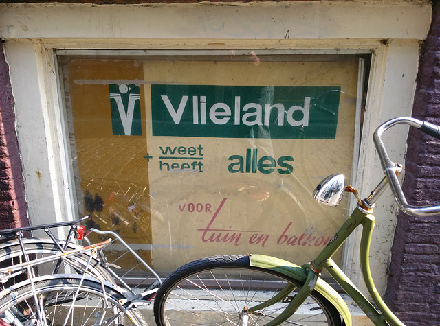 Vlieland animal shop closing down