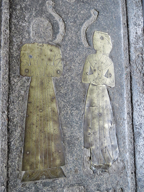 rye church, sussex (1)worn c15 brass on a tomb in the north chancel chapel c.1490