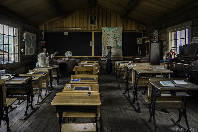 School @ 108 Mile Heritage Site ... P.i.P.  (© Buelipix)